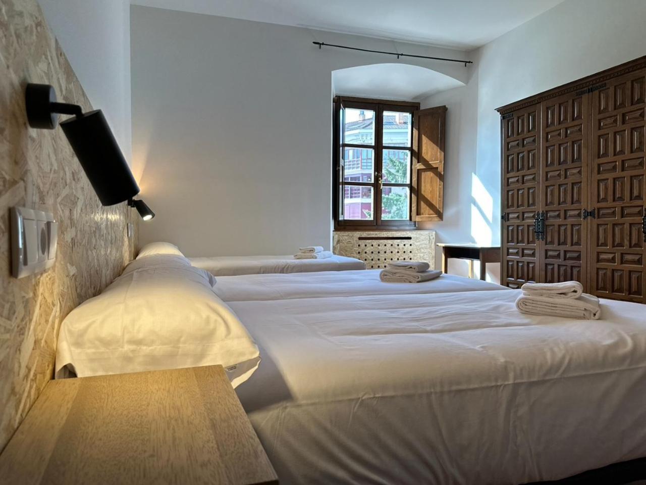 Hotel Y Albergue Real Fabrica De Эскарай Экстерьер фото
